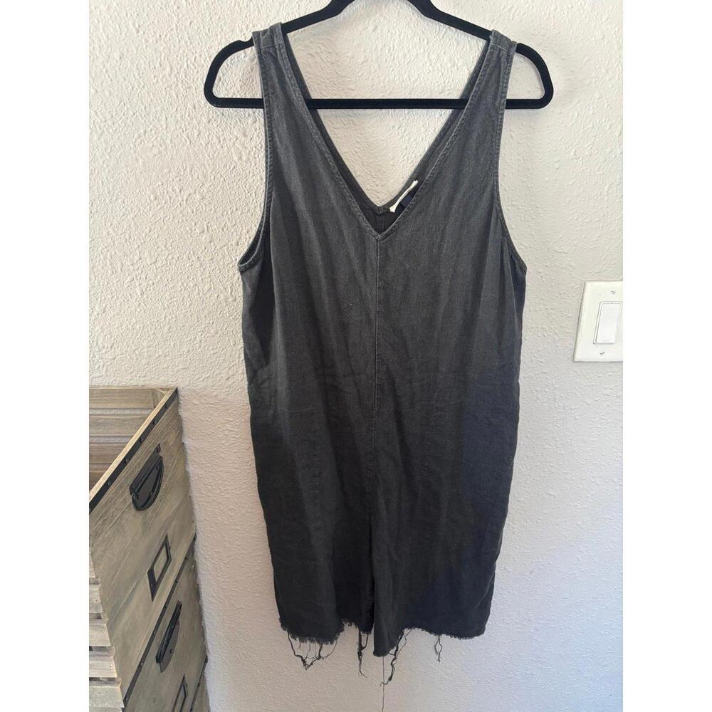 Universal Thread Black V-Neck Sleeveless Romper